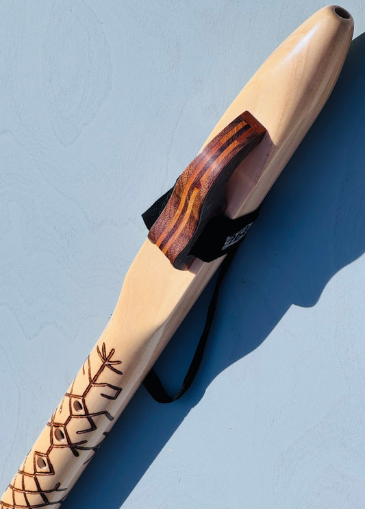 Native American style bass flute Maple B 440 Hz