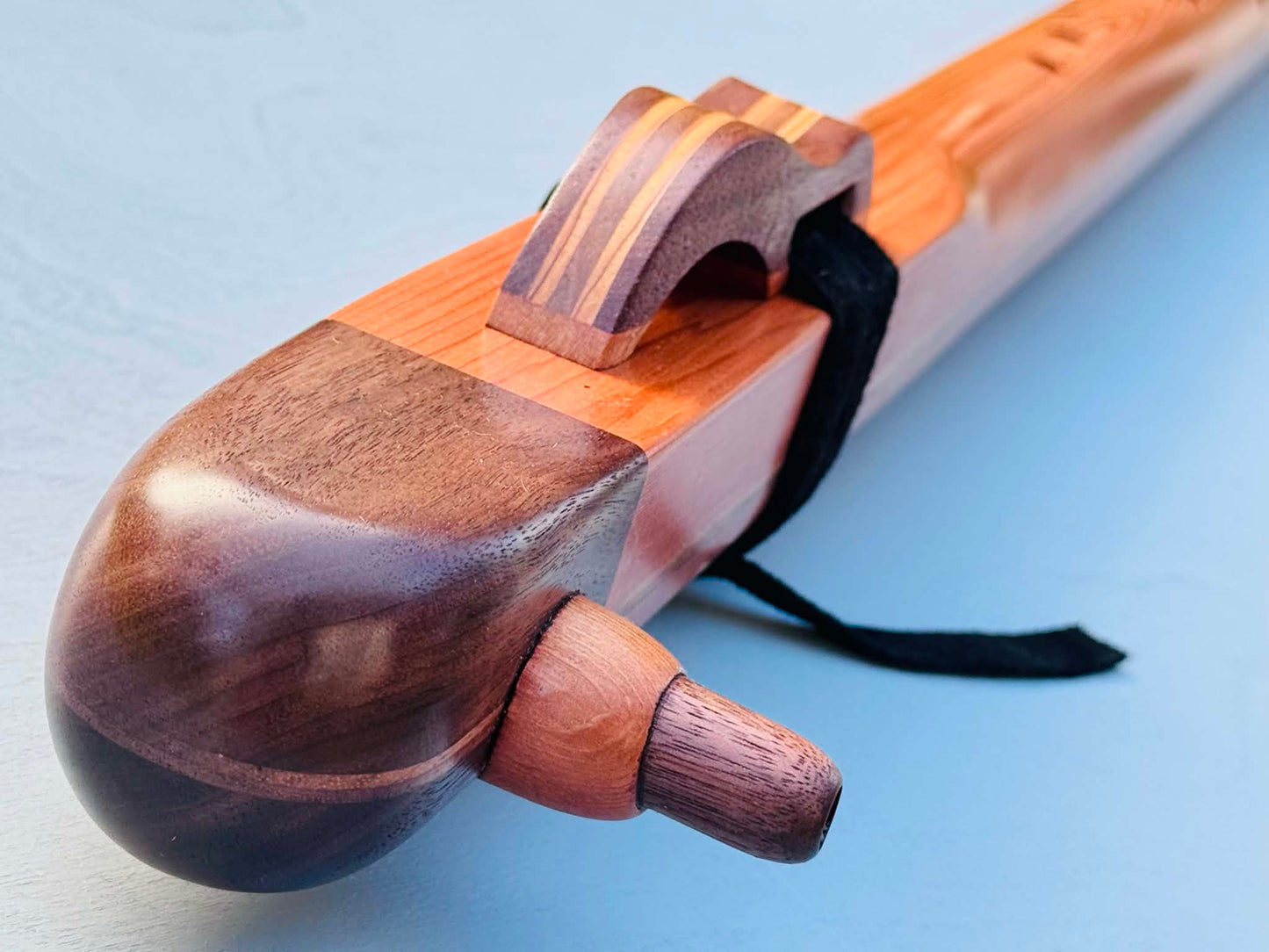 Native American style bass flute Aromatic cedar LOW G 440Hz