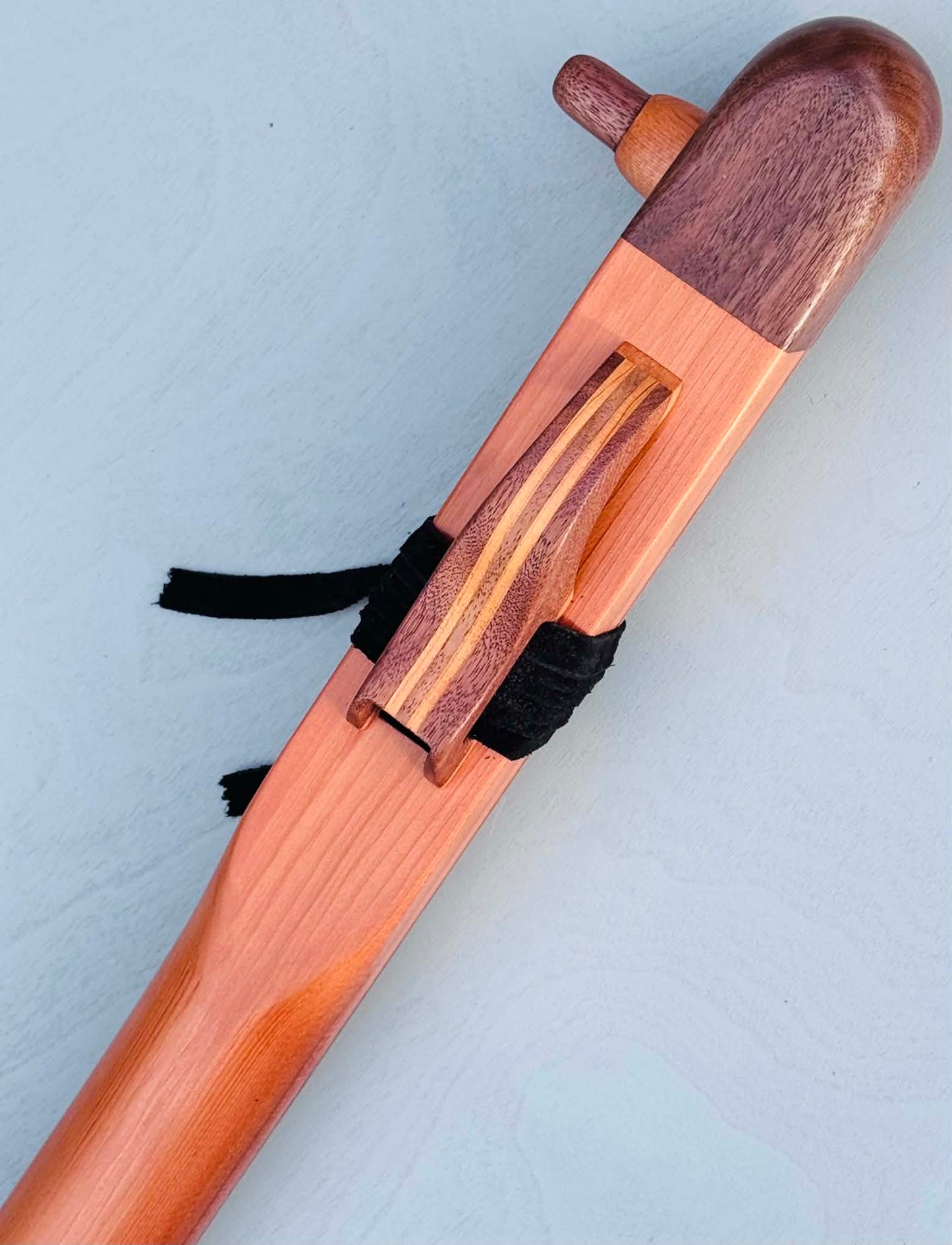 Native American style bass flute Aromatic cedar LOW G 440Hz