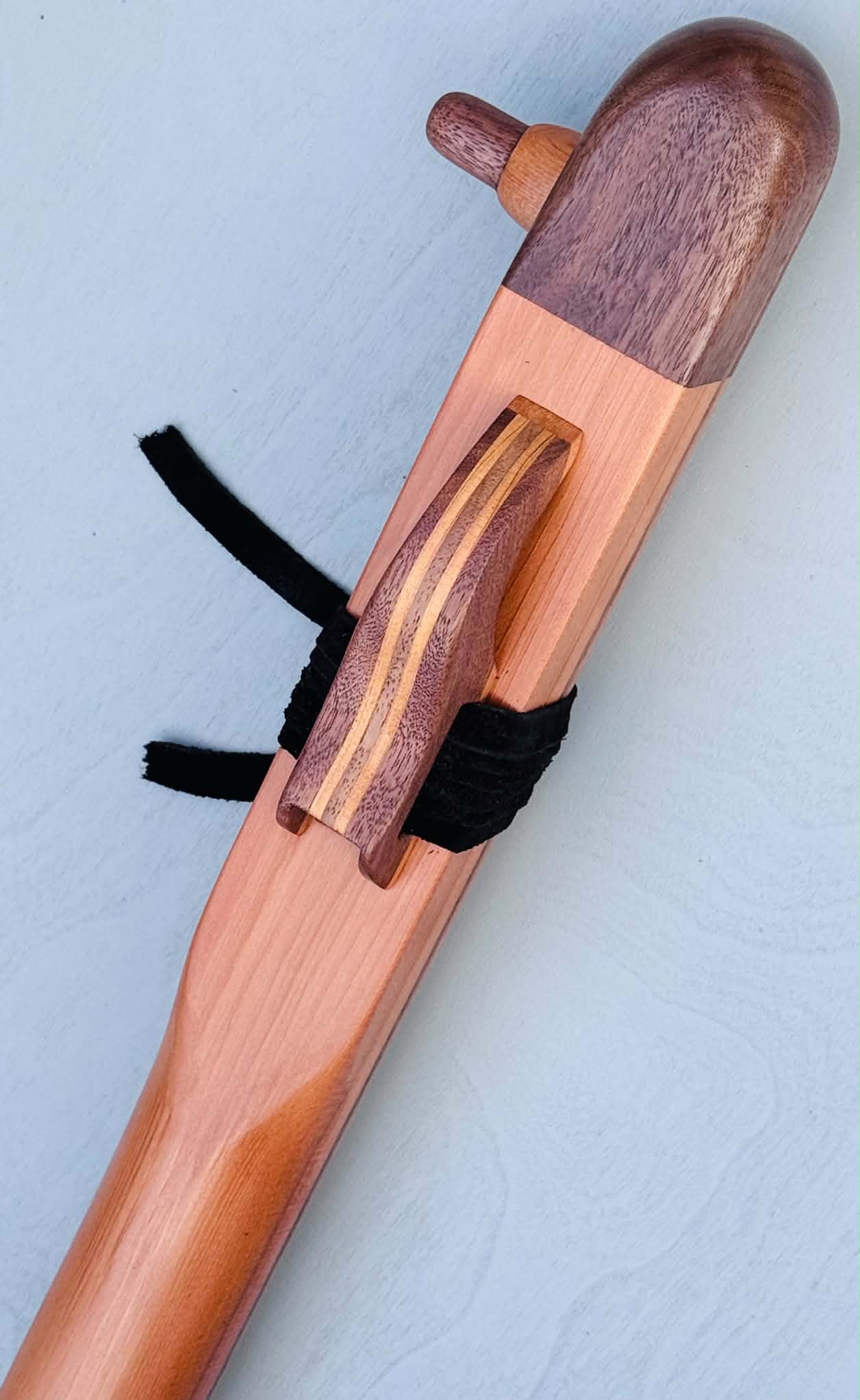 Native American style bass flute Aromatic cedar LOW G 440Hz