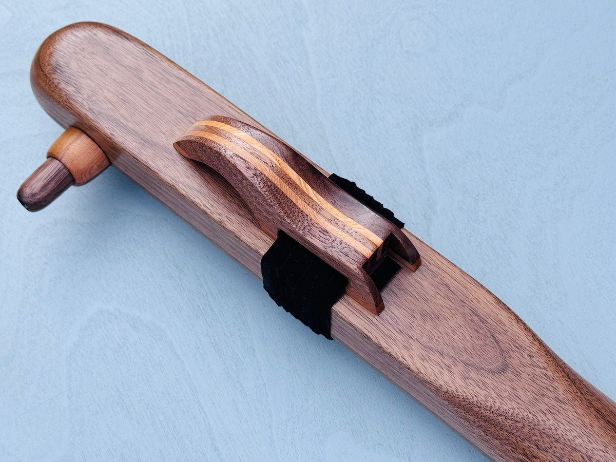 Native American style bass flute Walnut LOW G 440Hz