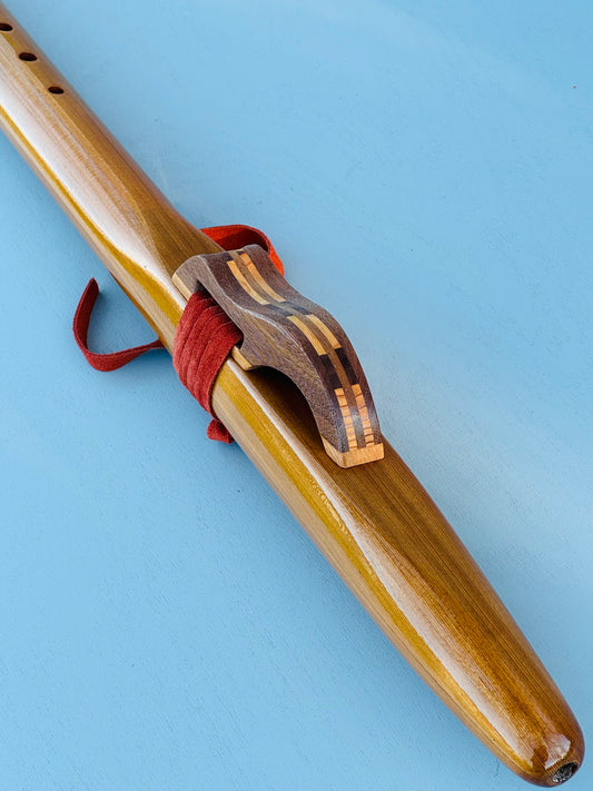 Native American flute Cedar D 440Hz