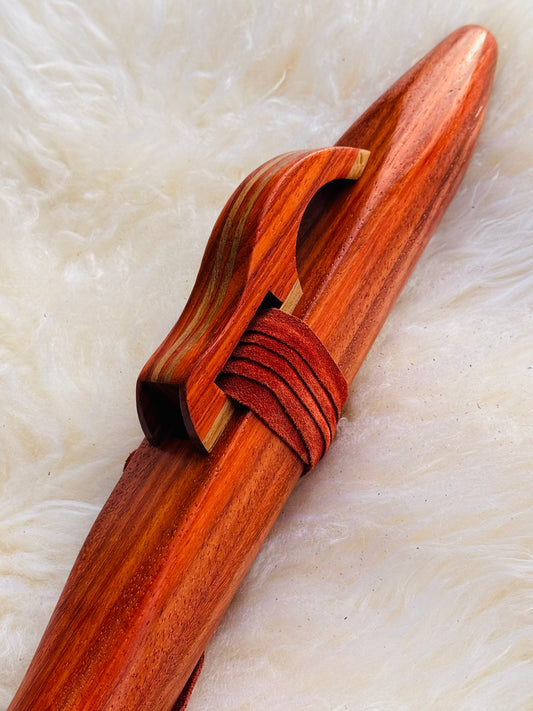 Native American style bass flute Red padauk D 440Hz