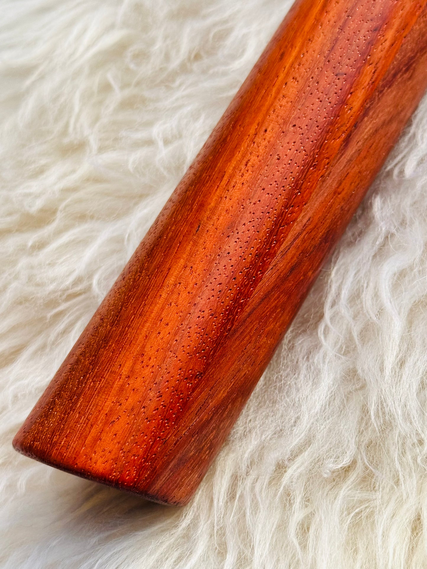 Native American style bass flute Red padauk D 440Hz