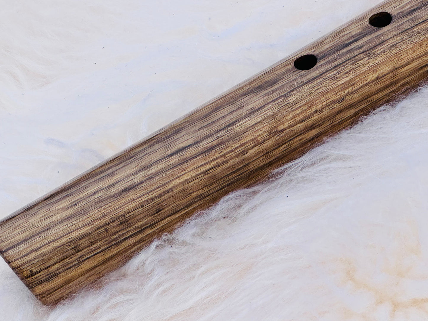 Native American style flute Amazakoue G 432Hz