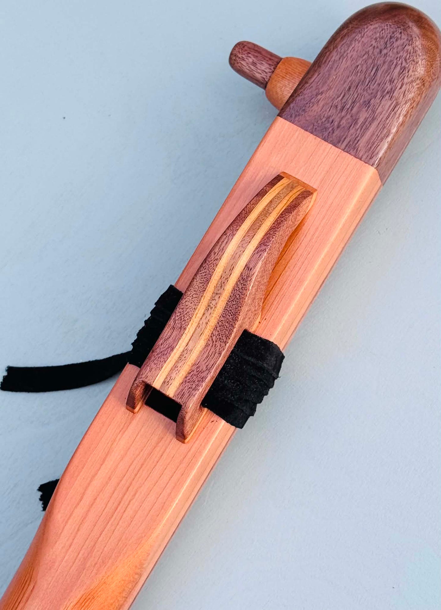 Native American style bass flute Aromatic cedar LOW G 440Hz